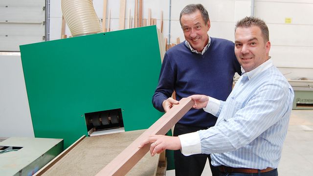 Satisfaits de la qualité : le directeur d'entreprise Dirk Ysewijn et le distributeur WEINIG Ulrik Roekens Satisfaits de la qualité : le directeur d'entreprise Dirk Ysewijn et le distributeur WEINIG Ulrik Roekens